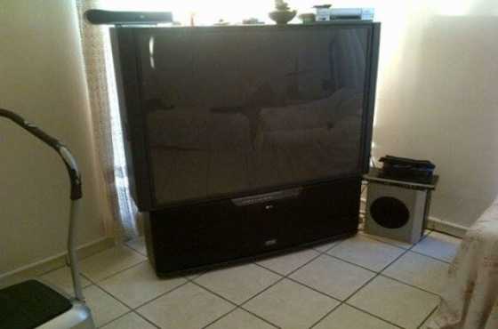 84quot bigscreen REAR PROJECTOR tv