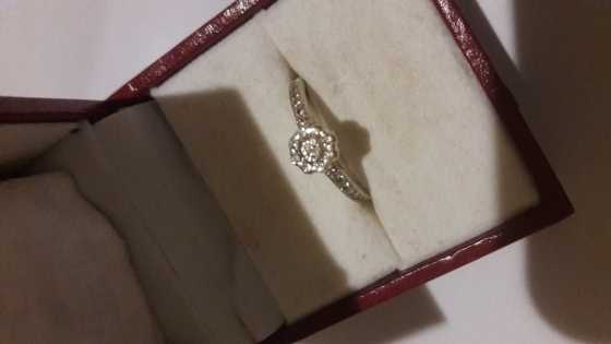 9ct white gold 0.27ct diamond dress engagement ring