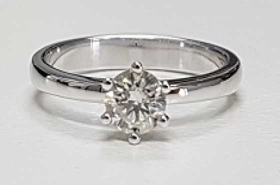 9ct White Gold 6 Claw Solitaire Diamond Ring