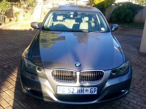 A 2009 BMW 323i exclusive automatic