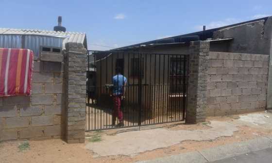 A 3 room house in Diepkloof is for sale