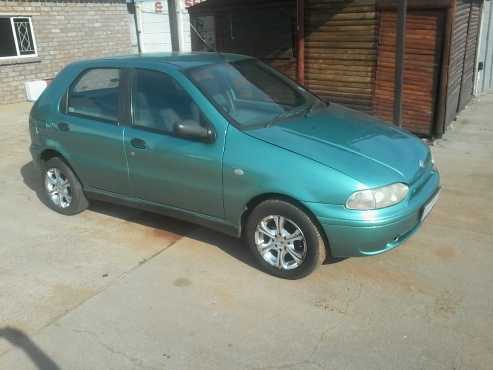 a Fiat Palio 1.6 EL 2004