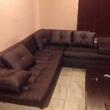 a flat to share in alexandra gauteng,no pats,no alcoholics, only responsible people