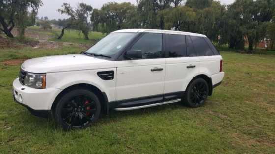 A HEAD TURNER. Land Rover Range Rover sport tdv8 reduced toR285000