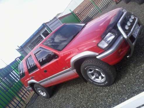 a Isuzu Frontier 320 V6 2002