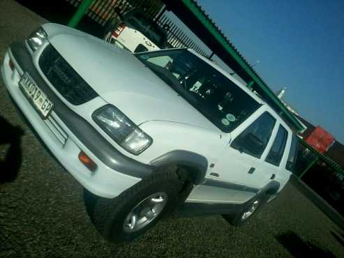 a Isuzu Frontier 320 V6 Lx 1999