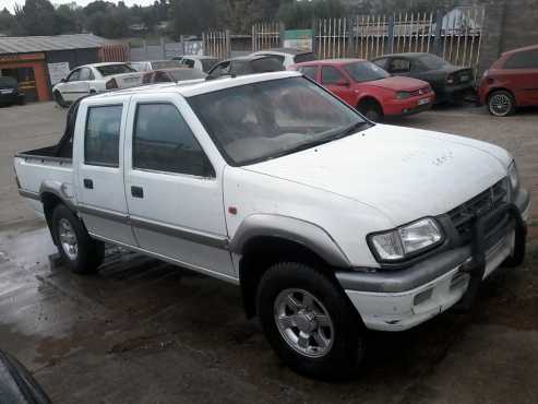 a Isuzu Kb320 Lx Double Cab 2000.NON RUNNER
