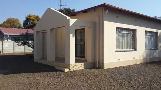 A spacious and well-maintained 4 bedrooms house in Pretoria Gardens