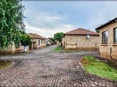 A stunning freestanding 2 bedroom house situated in a well maintained secure complex in Witpoortjie