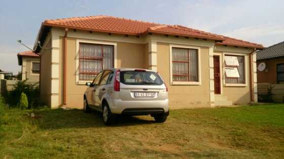 A three bedroom house for rental JUkskei View