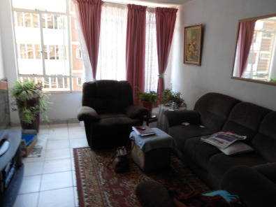 A very neat 2Bedr flat,not far from Shoprite.Secur