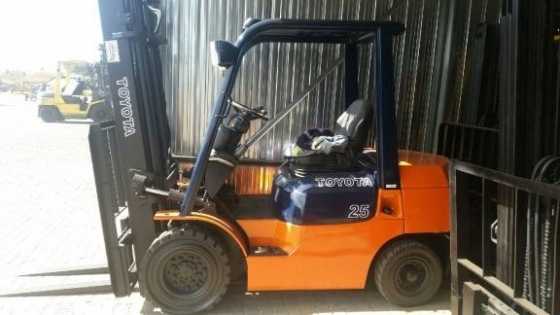 A WIDE RANGE OF REFURBISHED FORKLIFTS, CONTAINER HANDLERS, ROUGH TERRAIN, TRUCK-MOUNTED amp SI