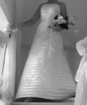 absolute stunning wedding dress for sale