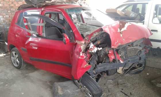 Accident damaged 2005 Kia picanto for sale