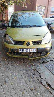 Accident damaged amp Non Runner- renault clio wanted