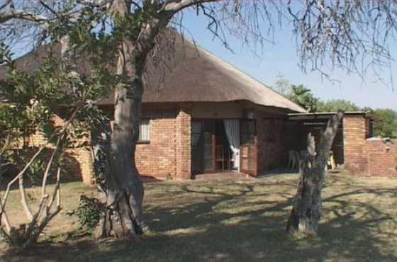 Accommodation in Dikhololo 6-11 Dec