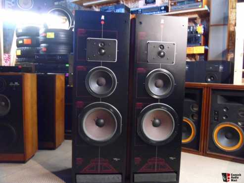 ACOUSTIC RESEARCH AR9LS LOUDSPEAKERS.