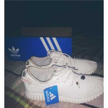 Addidas Yeezy Boost