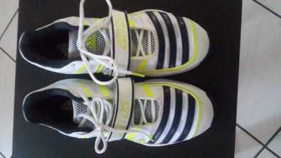 adidas cricket spikes