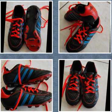 Adidas Junior soccer Boots - UK10