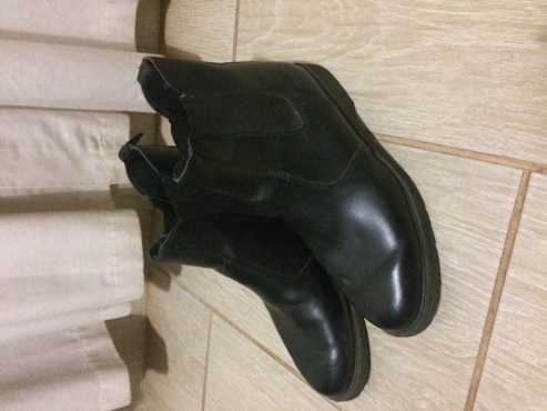 Adult size 7 horse riding boots