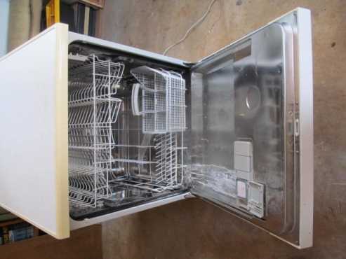 AEG Dish Washer