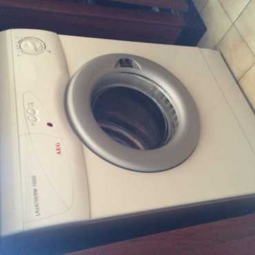 AEG Lavatherm 1000 Tumble Dryer 5kg