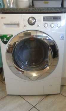 Almost brand new LG automatic 8 Kg washing machine