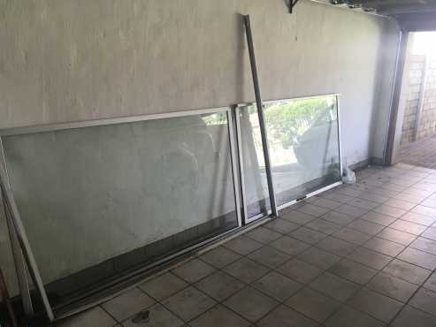 Aluminium sliding door