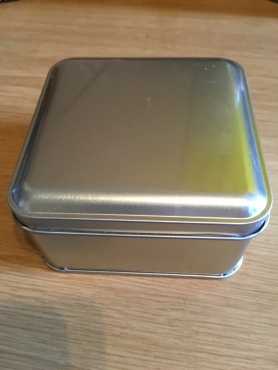Aluminum square tins