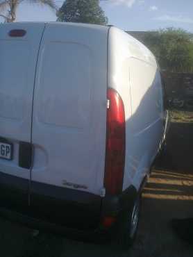 am selling Renault kangoo