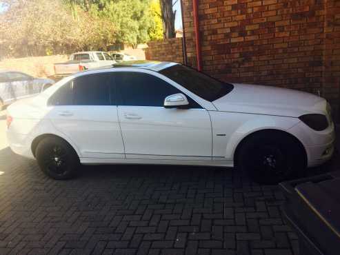 Amazing 2008 Mercedes-Benz C-Class 220 Sedan For Sale at a decent price.