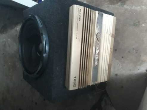 Amplifier and subwoofer