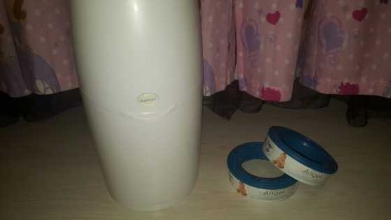 Angelcare nappy bin with refills