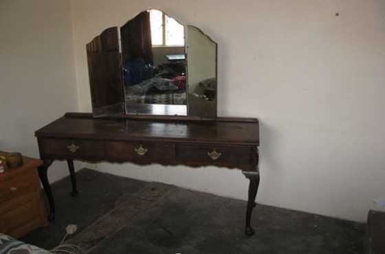 Antique dressing table