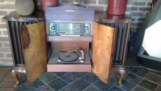 Antique Select O Matic antique hifi system.