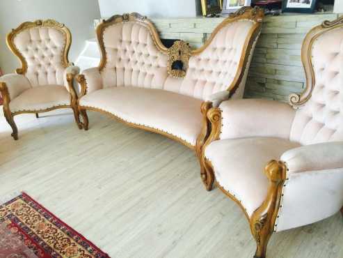 Antique Victorian lounge suite