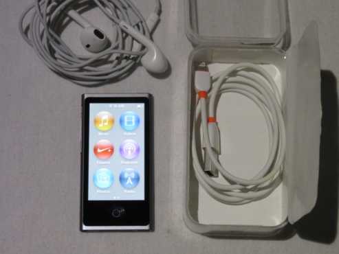 Apple iPod Nano 7th Generation 16 GB Charcoal spotless condition
