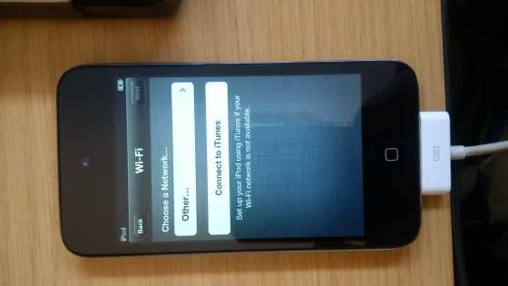 Apple iPod touch 4th generation (8 gigs)