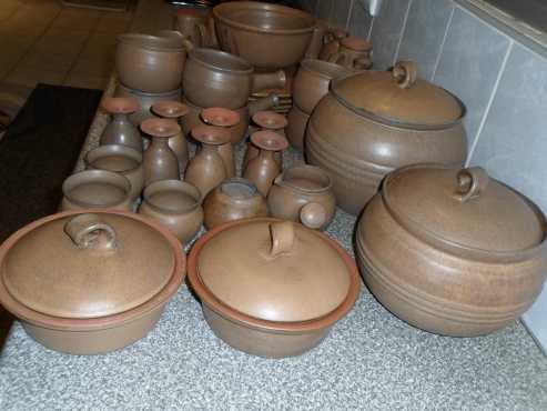 Argilla Pottery Set.