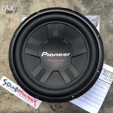 As good as New 2x Pioneer Sub Woofers, 2x XTC amps amp 2x quot6x9quot Pioneer Speakers for Sale...