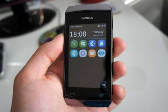 Asha 305 in a very good condition