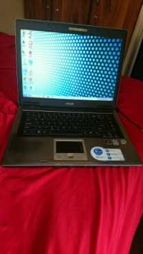 Asus laptop for sale R1600