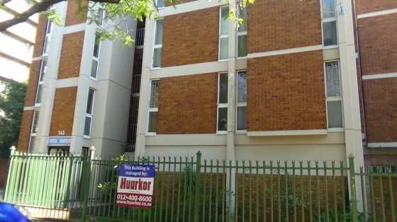 ATTENTION INVESTORS - 4 BEDROOM FLAT - R450 000