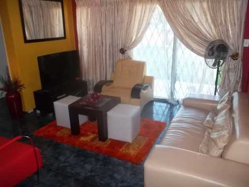 Aubs lodge in Jhb south, Mondeor, available for accommodation