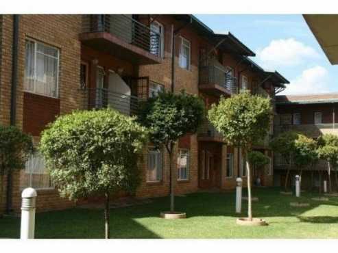 Auckland Park Laborie Village, open plan ground floor bachelor R4000