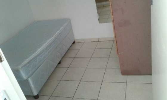 Auckland Park  Vrededorp single room available for student only walking distance to UJ Rental