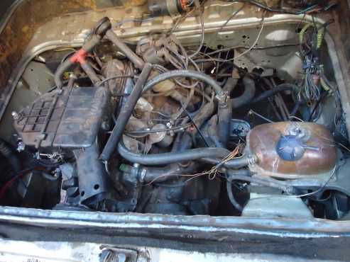 Audi 500 2.23 5 Cylinder Engine Coming out of Microbus