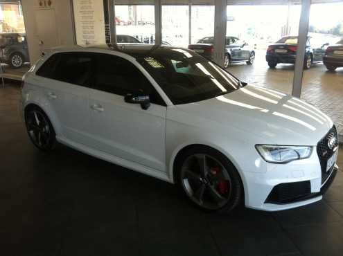 Audi RS3 2.0TFSI Quattro S-Tronic 270kw