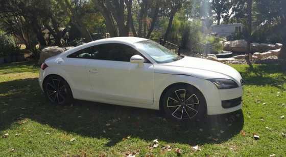 Audi TT 2.0T FSI 2 DR
